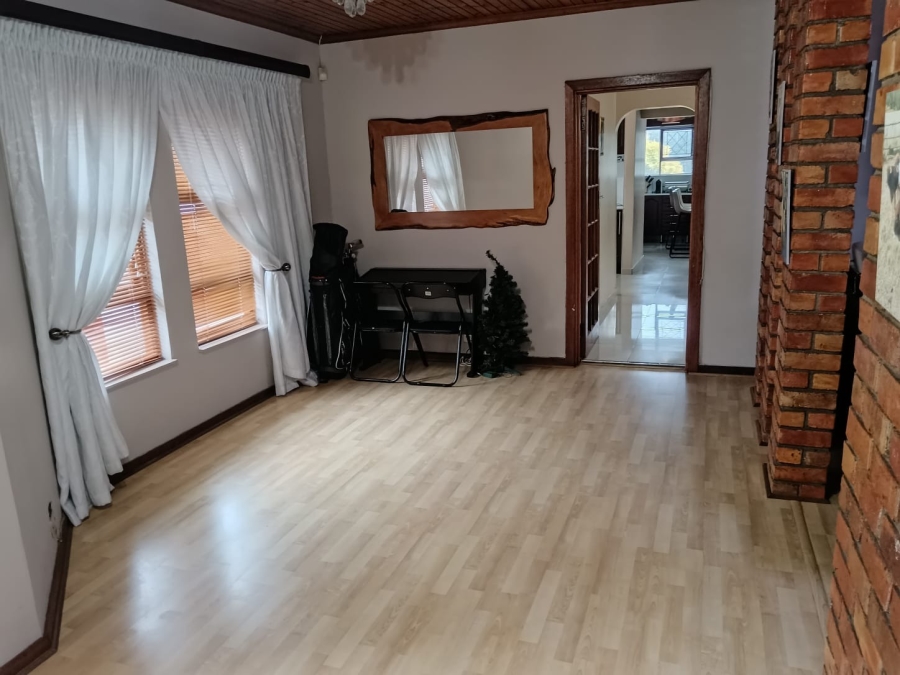 4 Bedroom Property for Sale in Beacon Bay North Eastern Cape